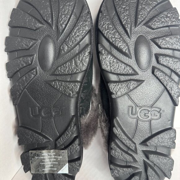 UGG Slippers - Picture 7 of 7